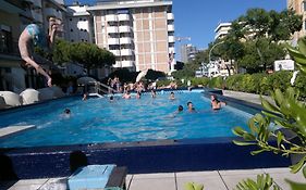 Hotel Amalfi & Restaurant Karaoke Bar